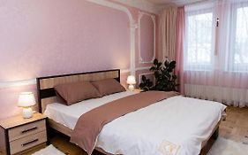 Центр. Вулиця Липова. 3 кімнати